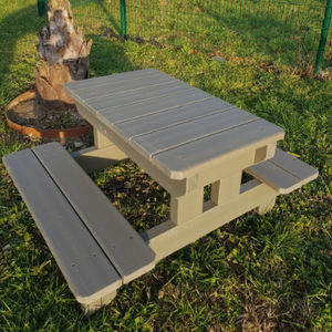 table de pique-nique contemporaine