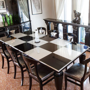table à manger classique