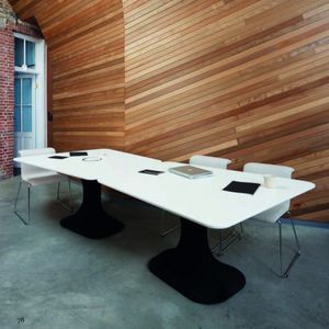table de réunion contemporaine