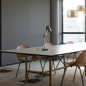 table contemporaine