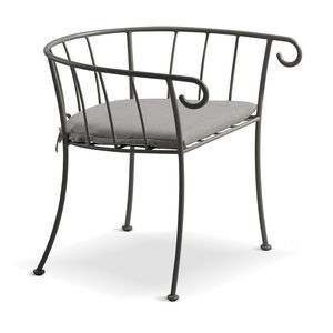 chaise de jardin classique