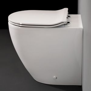 WC près du mur