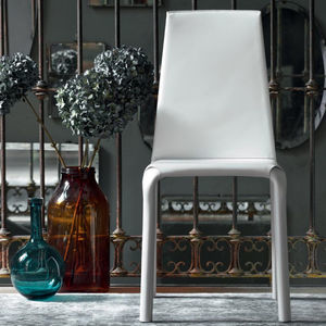 chaise contemporaine 1