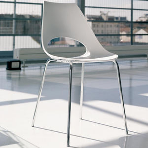 chaise contemporaine 1