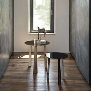 table basse en métal laqué 1