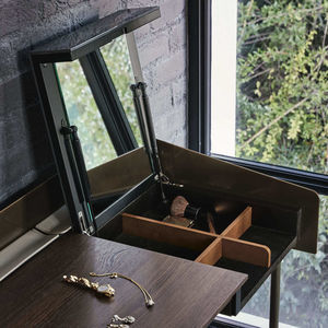 bureau sur pied