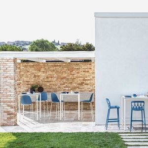 table mange-debout contemporaine 1