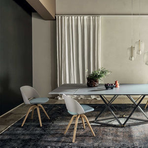 chaise contemporaine 1