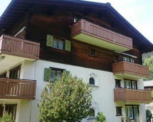 balcon à barreaux