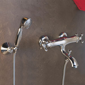 mélangeur de douche / pour baignoire / mural / en métal chromé