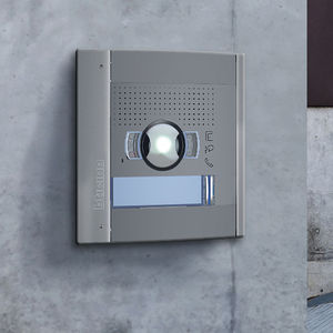 platine de rue avec caméra