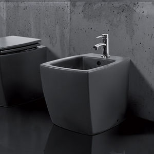 bidet en céramique