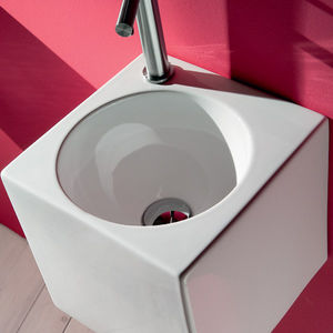 lave-mains suspendu