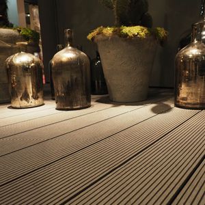 lame de terrasse en bois composite 1