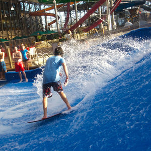 flowrider pour parc aquatique