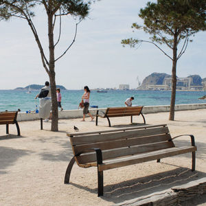 banc public contemporain