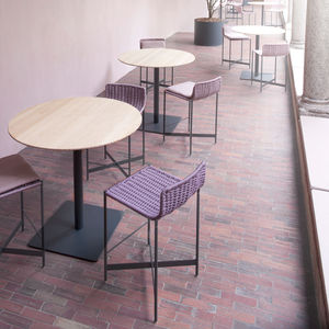 table mange-debout contemporaine