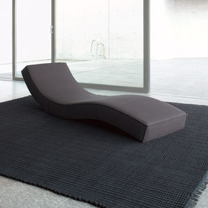 chaise longue contemporaine