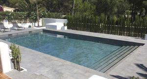 piscine avec escaliers
