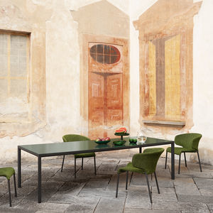 table contemporaine