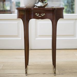 table d'appoint de style Louis XV