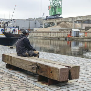 banc public contemporain