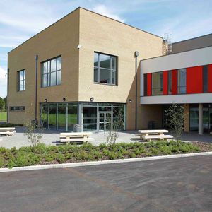 bardage en panneaux / aluminium / en acier / lisse