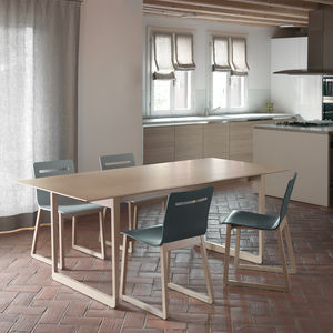 table contemporaine