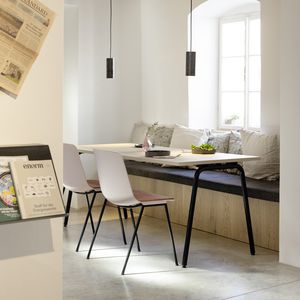 table contemporaine