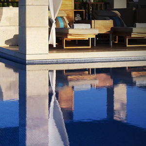 mosaïque d'intérieur / de piscine / au sol / en verre