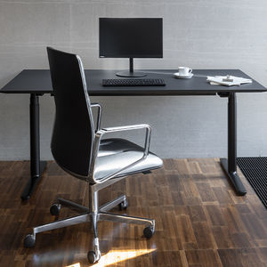bureau sur pied