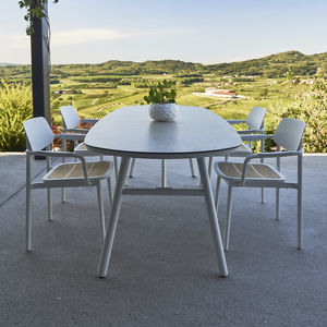 table contemporaine