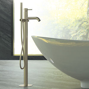mitigeur pour baignoire / au sol / en acier inoxydable / 1 trou