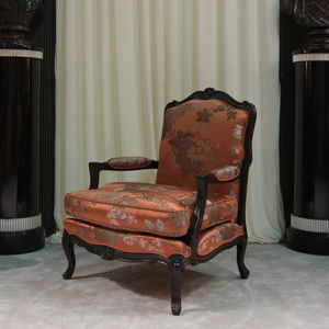 fauteuil de style Louis XV