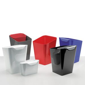 corbeille à papier en plastique