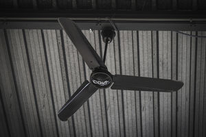 ventilateur au plafond