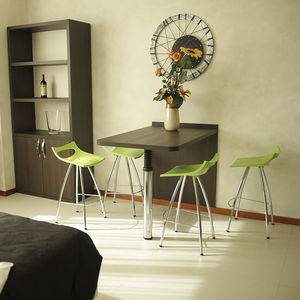 table mange-debout contemporaine
