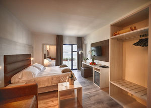 chambre d'hôtel contemporaine