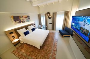 chambre d'hôtel contemporaine