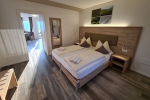 chambre d'hôtel contemporaine