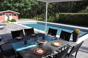 piscine en blocs à bancher en polymère / enterrée / en béton / d'extérieur