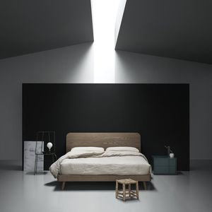 lit double / contemporain / avec tête de lit / en bois laqué