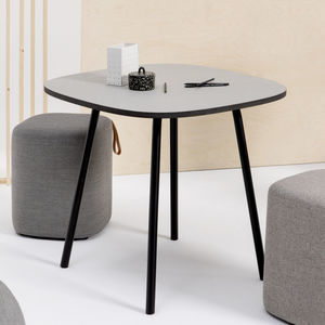 table contemporaine
