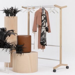 porte-manteau sur pied