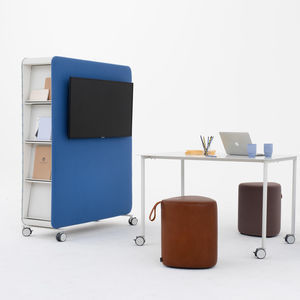 porte-brochures sur pied