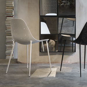 chaise contemporaine 1