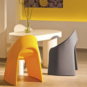 chaise contemporaine