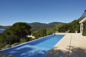 piscine à débordement 1