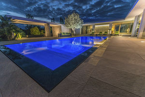 piscine enterrée / en béton / miroir / d'extérieur