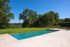 piscine à débordement